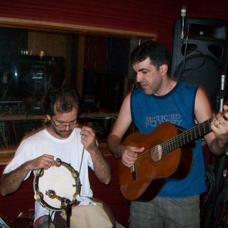 ÉBER FREITAS (Pandeiro) e LUIZ AMÉRICO(Violão)